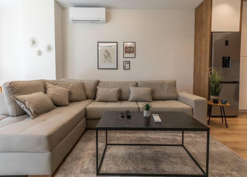 Green Leaf Apartment Tirana Exterior photo